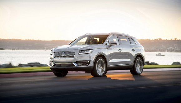 A Lincoln Nautilus az egyik modell, amelynek rosszul jön Trump láépése